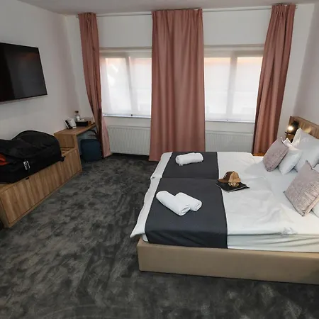 Hucho House Hotel And Apartments *