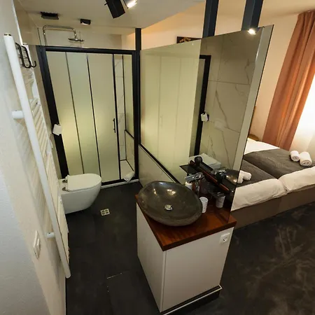 Hucho House Hotel And Apartments