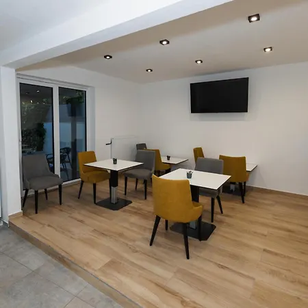 Hucho House Hotel And Apartments Apartment *