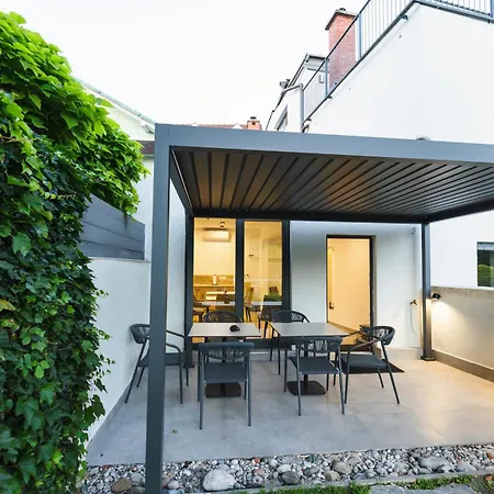 Hucho House Hotel And Apartments Kranj