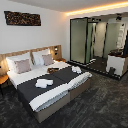 Apartment Hucho House Hotel And Apartments Kranj