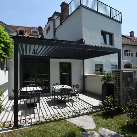 Hucho House Hotel And Apartments