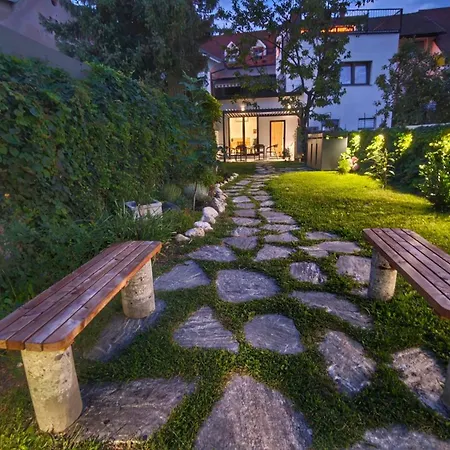 Hucho House Hotel And Apartments Kranj
