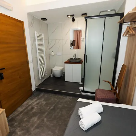 Hucho House Hotel And Apartments Apartment