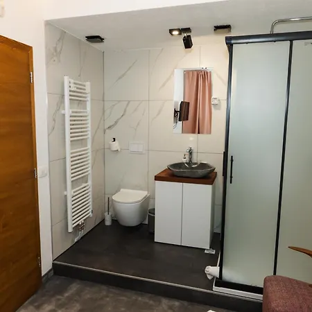 Apartment Hucho House Hotel And Apartments