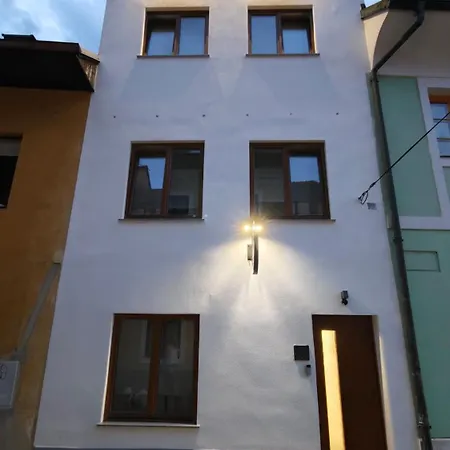 Apartamento Hucho House And