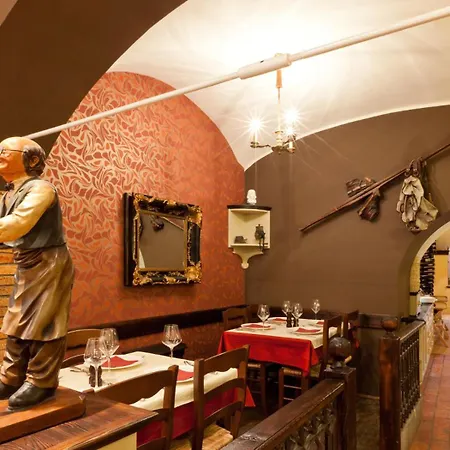 Hucho House And Appartamento Kranj